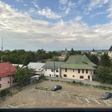 Apartament Apartament In Suceava, Zamca Zewnętrze zdjęcie