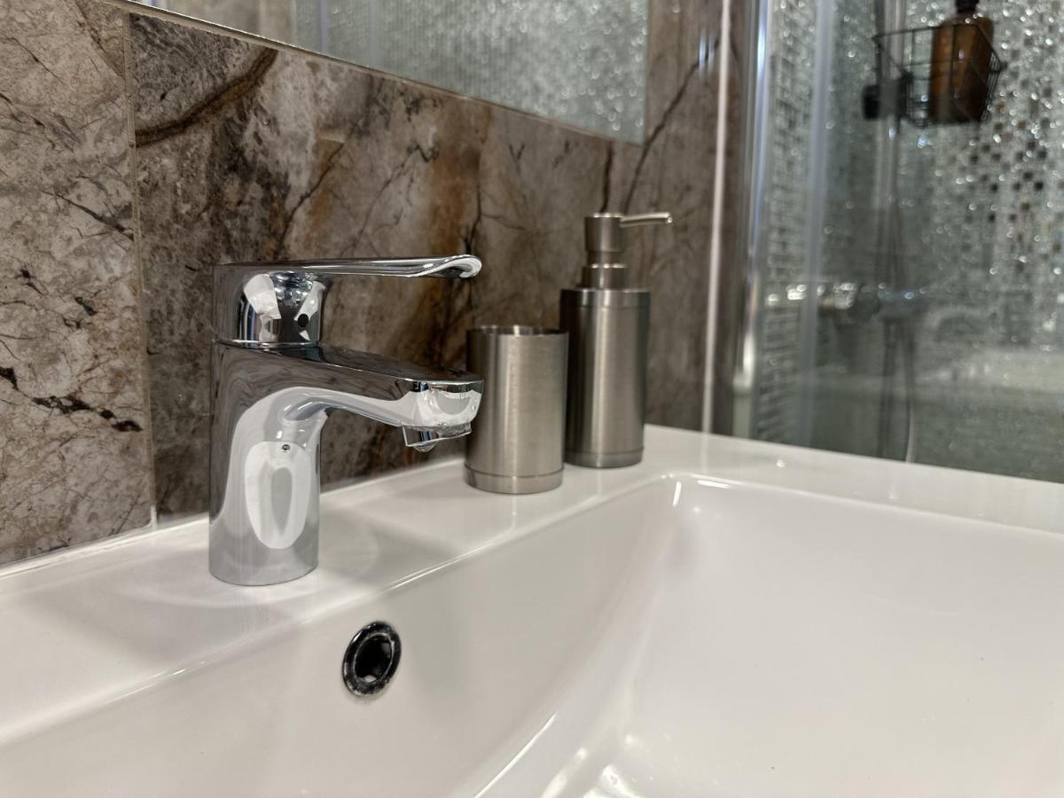 Apartament Apartament In Suceava, Zamca Zewnętrze zdjęcie