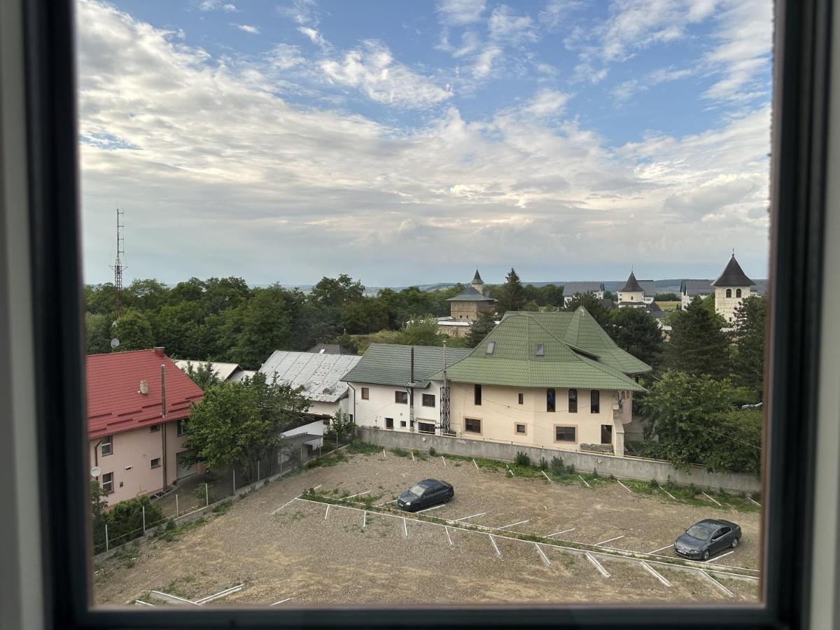 Apartament Apartament In Suceava, Zamca Zewnętrze zdjęcie
