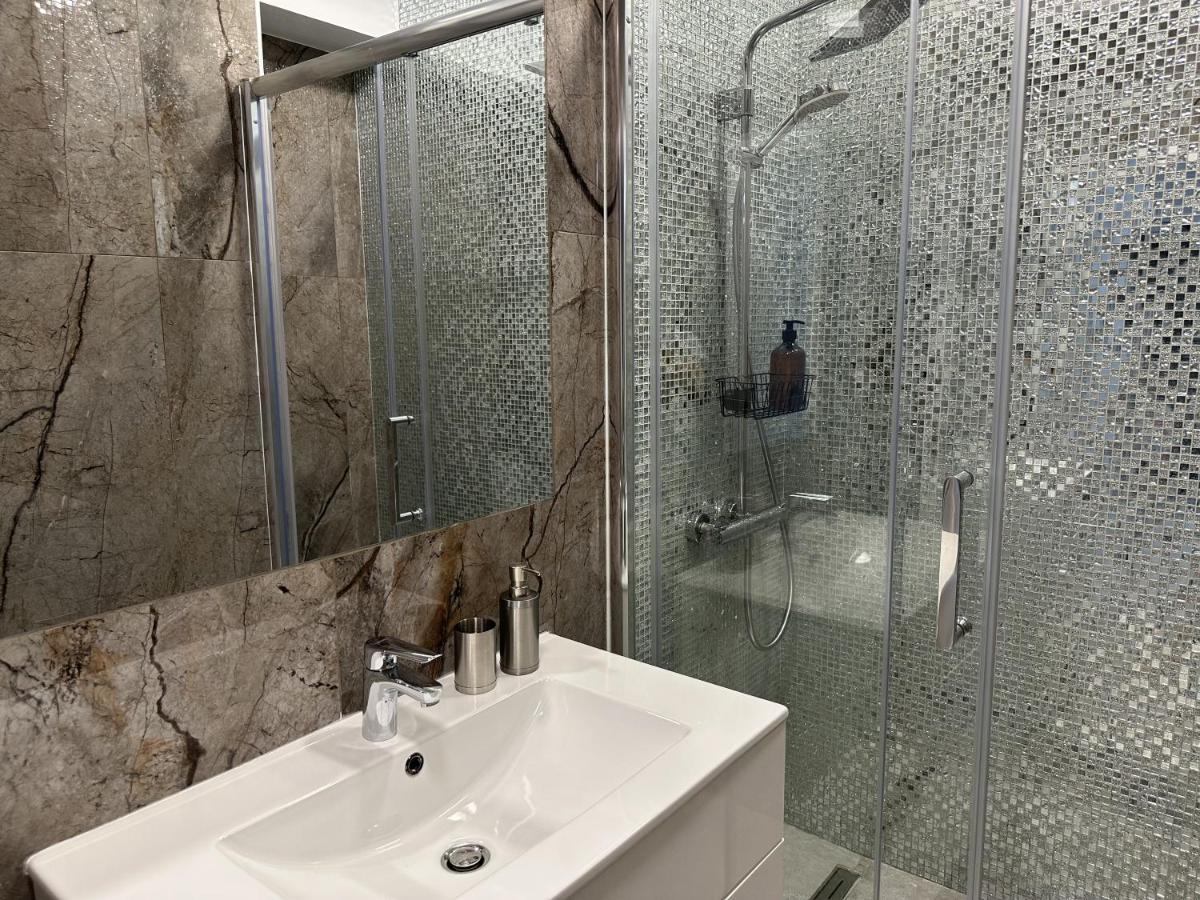 Apartament Apartament In Suceava, Zamca Zewnętrze zdjęcie